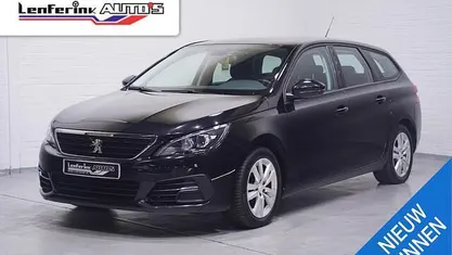 Zwart Gebruikt 2020 Peugeot 308 Active Hatchback | € 13.850 (Eerlijke prijs)