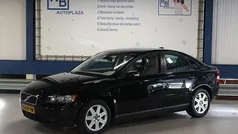 Gebruikt 2005 Volvo S40 Momentum Sedan | € 5.950 (Eerlijke prijs)