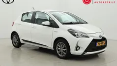 Gebruikt 2017 Toyota Yaris Hybrid Design Hatchback | € 15.999 (Eerlijke prijs)
