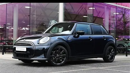 Zwart Gebruikt 2022 Mini Cooper Classic Hatchback | € 25.450 (Eerlijke prijs)