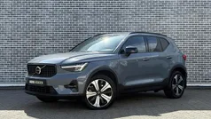 Grijs Gebruikt 2023 Volvo XC40 Plus SUV | € 37.194 (Eerlijke prijs)