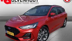 Rood Gebruikt 2024 Ford Focus ST-Line Stationwagen | € 28.740 (Eerlijke prijs)