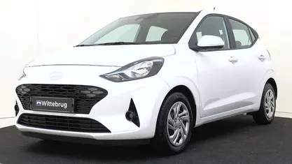 Wit Occasion 2024 Hyundai i10 Comfort Hatchback | € 15.925 (Eerlijke prijs)