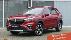 Rood Nieuw 2025 Suzuki SX4 S-Cross Style SUV | € 33.766 (Eerlijke prijs)