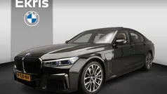 Zwart, metallic lak Gebruikt 2022 BMW 745e M Sport Sedan | € 62.900 (Eerlijke prijs)