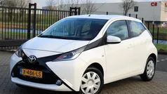 Wit Gebruikt 2014 Toyota Aygo Hatchback | € 6.999 (Eerlijke prijs)