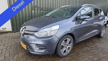 Grijs Occasion 2017 Renault Clio GrandTour Zen Stationwagen | € 6.390 (Eerlijke prijs)