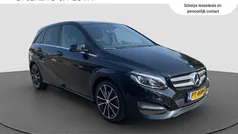 Zwart Gebruikt 2017 Mercedes B180 Business MPV | € 15.940 (Goede deal)