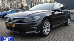 Grijs Gebruikt 2017 VW Passat Highline Stationwagen | € 18.950 (Eerlijke prijs)