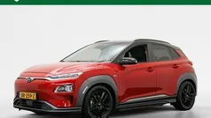 Pulse red ttb (rood metallic) Gebruikt 2019 Hyundai Kona Premium SUV | € 18.400 (Eerlijke prijs)