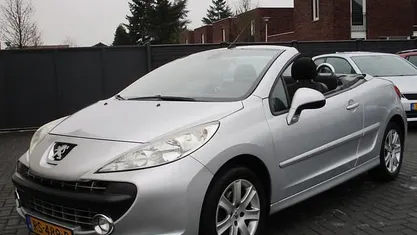 Grijs (metallic) Occasion 2009 Peugeot 207 CC Cabriolet | € 3.999 (Eerlijke prijs)