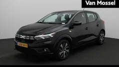 Gebruikt 2024 Dacia Sandero Expression Hatchback | € 18.940 (Eerlijke prijs)