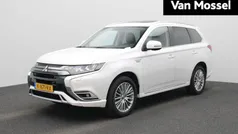 Wit Gebruikt 2021 Mitsubishi Outlander P-HEV Intense+ SUV | € 25.900 (Eerlijke prijs)