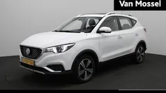Wit Gebruikt 2020 MG ZS Luxury Sedan | € 15.995 (Eerlijke prijs)