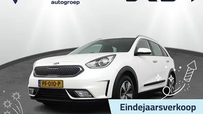 Wit (metallic) Gebruikt 2017 Kia Niro First Edition SUV | € 14.950 (Eerlijke prijs)