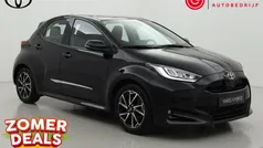 Zwart Gebruikt 2020 Toyota Yaris Hybrid Hatchback | € 18.999 (Eerlijke prijs)