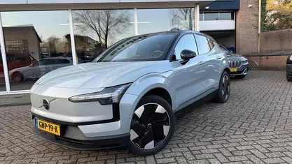 Grijs Occasion 2024 Volvo EX30 Performance SUV | € 33.500 (Goede deal)