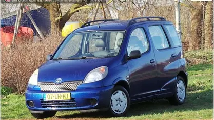 Occasion Toyota Yaris Verso Luna 86 PK (63 kW) 2003 Blauw MPV