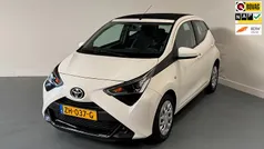 Wit Gebruikt 2019 Toyota Aygo X-play Hatchback | € 11.345 (Eerlijke prijs)