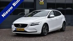 Wit Gebruikt 2016 Volvo V40 Stationwagen | € 16.950 (Eerlijke prijs)