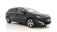 Noir perla nera (zwart metallic) Gebruikt 2015 Peugeot 308 Allure Stationwagen | € 8.445 (Eerlijke prijs)