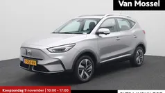 Grijs, metallic lak Gebruikt 2023 MG ZS Luxury Sedan | € 19.888 (Goede deal)