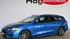 Blauw, metallic lak Gebruikt 2019 Ford Focus Business Edition Stationwagen | € 12.940 (Eerlijke prijs)