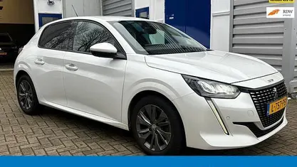 Occasion Peugeot 208 Allure 101 PK (74 kW) 2021 Hatchback