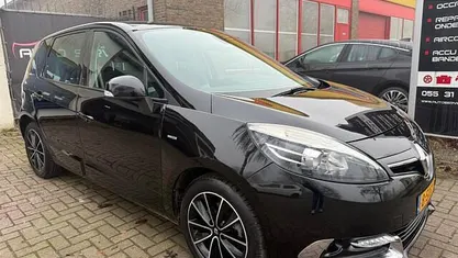 Zwart Gebruikt 2014 Renault Scénic III Bose Edition MPV | € 6.999 (Eerlijke prijs)