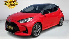 Rood Gebruikt 2021 Toyota Yaris Hybrid Executive Hatchback | € 22.500 (Eerlijke prijs)
