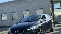 Zwart Gebruikt 2016 Volvo V40 R-Design Stationwagen | € 12.950 (Eerlijke prijs)