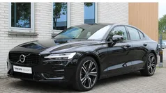 Zwart Gebruikt 2022 Volvo S60 R-Design Sedan | € 34.950 (Eerlijke prijs)
