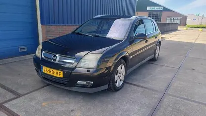 Occasion 2005 Opel Signum Hatchback | € 2.299 (Eerlijke prijs)