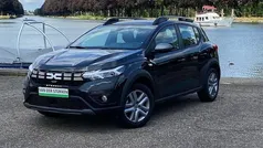Zwart Gebruikt 2023 Dacia Sandero Expression Hatchback | € 17.100 (Super prijs)