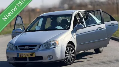 Occasion Kia Cerato LX 105 PK (77 kW) 2006 Grijs Sedan