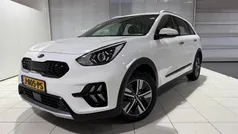 (ud) clear white s Gebruikt 2020 Kia Niro SUV | € 20.950 (Eerlijke prijs)