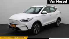Wit Gebruikt 2023 MG ZS Comfort Sedan | € 21.995 (Eerlijke prijs)