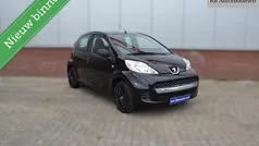 Zwart Gebruikt 2010 Peugeot 107 Hatchback | € 3.145 (Eerlijke prijs)