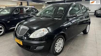 Zwart (metallic) Gebruikt 2006 Lancia Ypsilon Hatchback | € 1.250 (Eerlijke prijs)