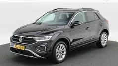 Zwart Gebruikt 2025 VW T-Roc Edition SUV | € 36.850 (Eerlijke prijs)
