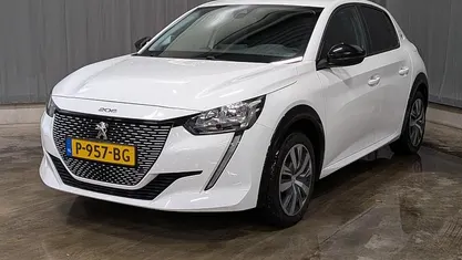 Occasion 2022 Peugeot e-208 Active Hatchback | € 15.795 (Eerlijke prijs)