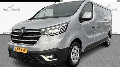 Grijs Gebruikt 2024 Renault Trafic MPV | € 32.950 (Goede deal)