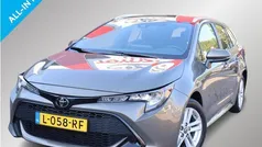 Groen, metallic lak Gebruikt 2021 Toyota Corolla Active Stationwagen | € 20.899 (Eerlijke prijs)