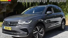 Grijs, metallic lak Gebruikt 2021 VW Tiguan Elegance SUV | € 28.745 (Super prijs)