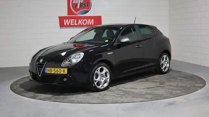 Zwart Gebruikt 2015 Alfa Romeo Giulietta Sprint Hatchback | € 13.500 (Eerlijke prijs)