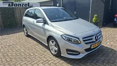 Grijs Gebruikt 2015 Mercedes B180 Prestige MPV | € 15.945 (Eerlijke prijs)
