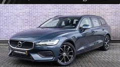 Blauw Gebruikt 2021 Volvo V60 Momentum Stationwagen | € 28.194 (Super prijs)