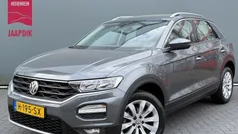 Grijs, metallic lak Gebruikt 2020 VW T-Roc Business SUV | € 22.899 (Super prijs)