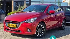 Rood Gebruikt 2015 Mazda 2 Hatchback | € 9.950 (Goede deal)