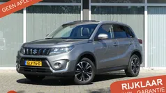 Grijs Gebruikt 2022 Suzuki Vitara Style SUV | € 26.250 (Eerlijke prijs)